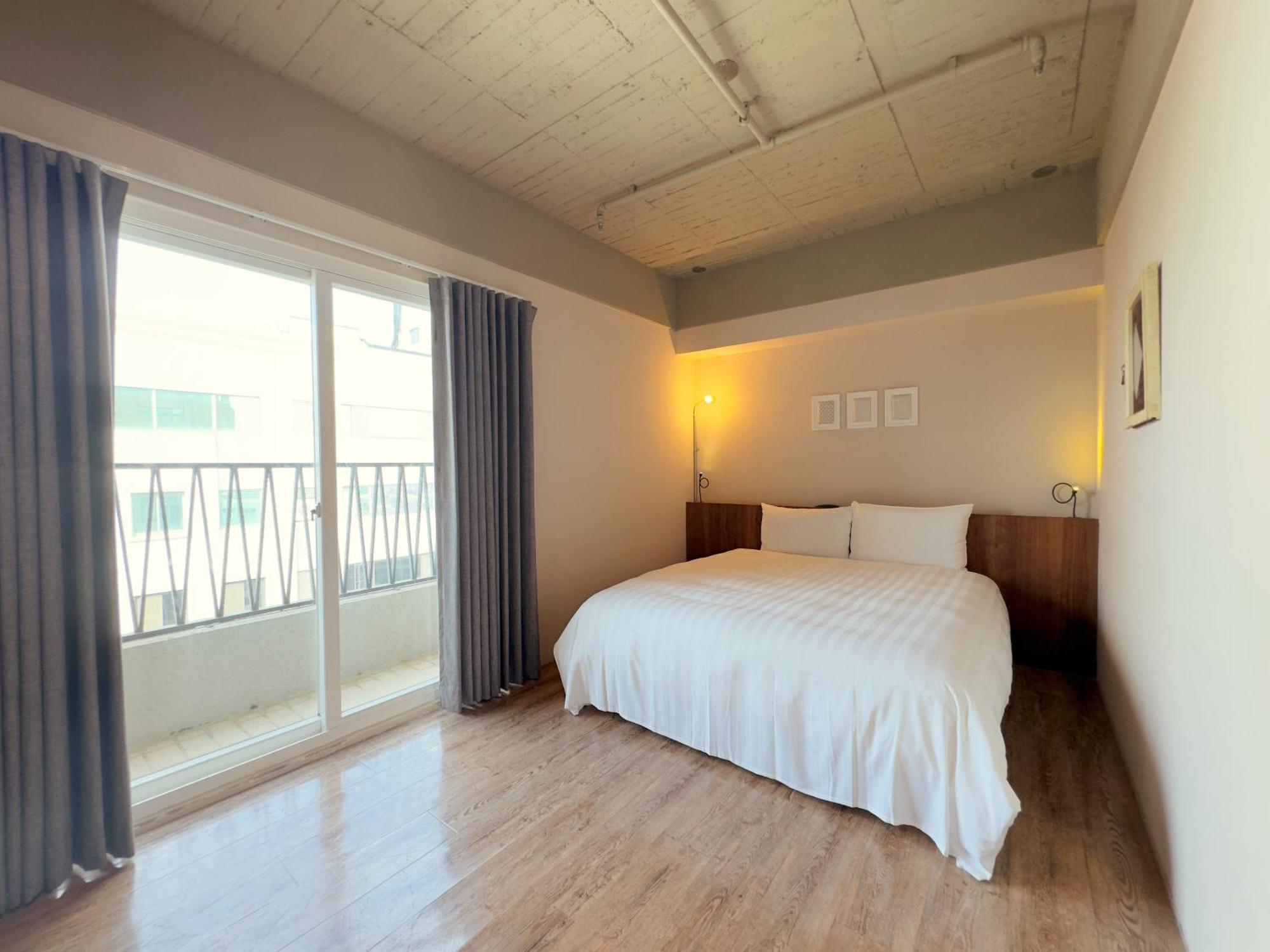 Roaders Hotel Tainan Chengda Bagian luar foto
