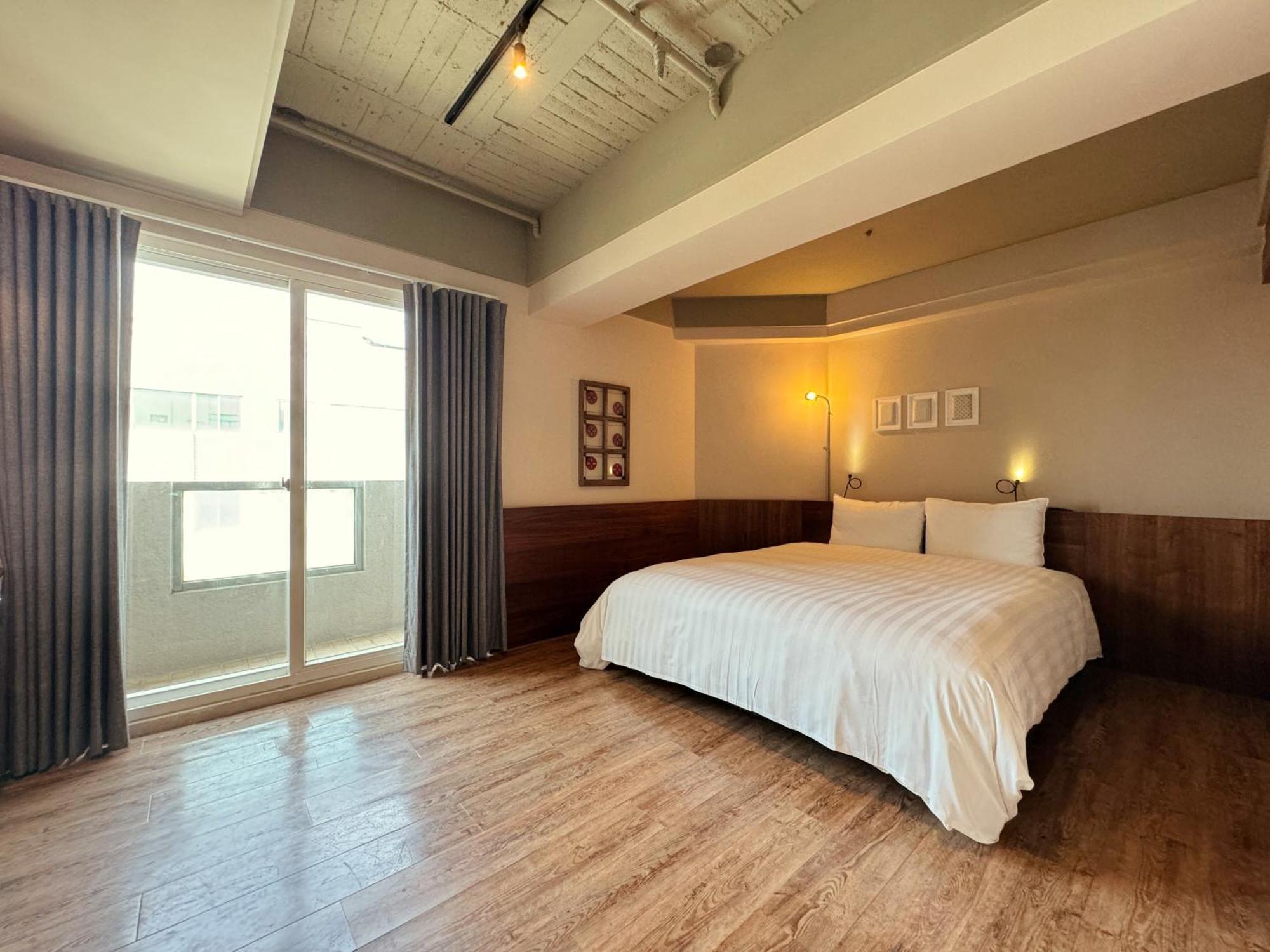 Roaders Hotel Tainan Chengda Bagian luar foto