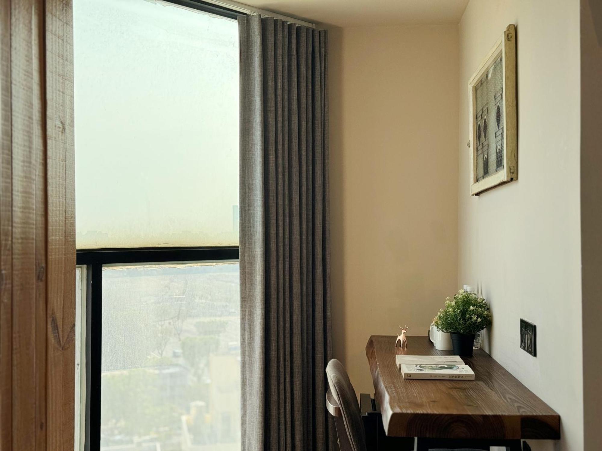 Roaders Hotel Tainan Chengda Bagian luar foto