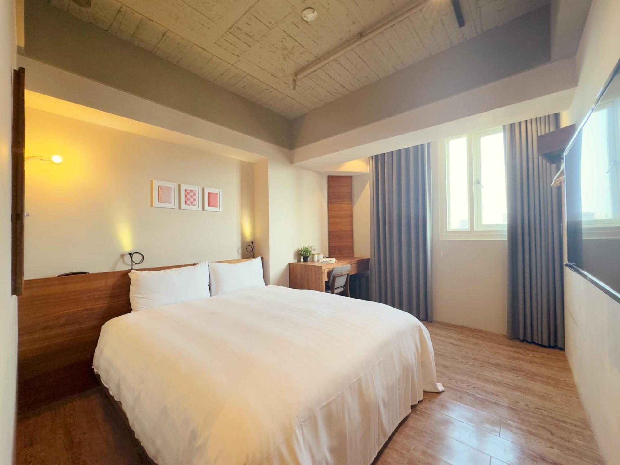 Roaders Hotel Tainan Chengda Bagian luar foto