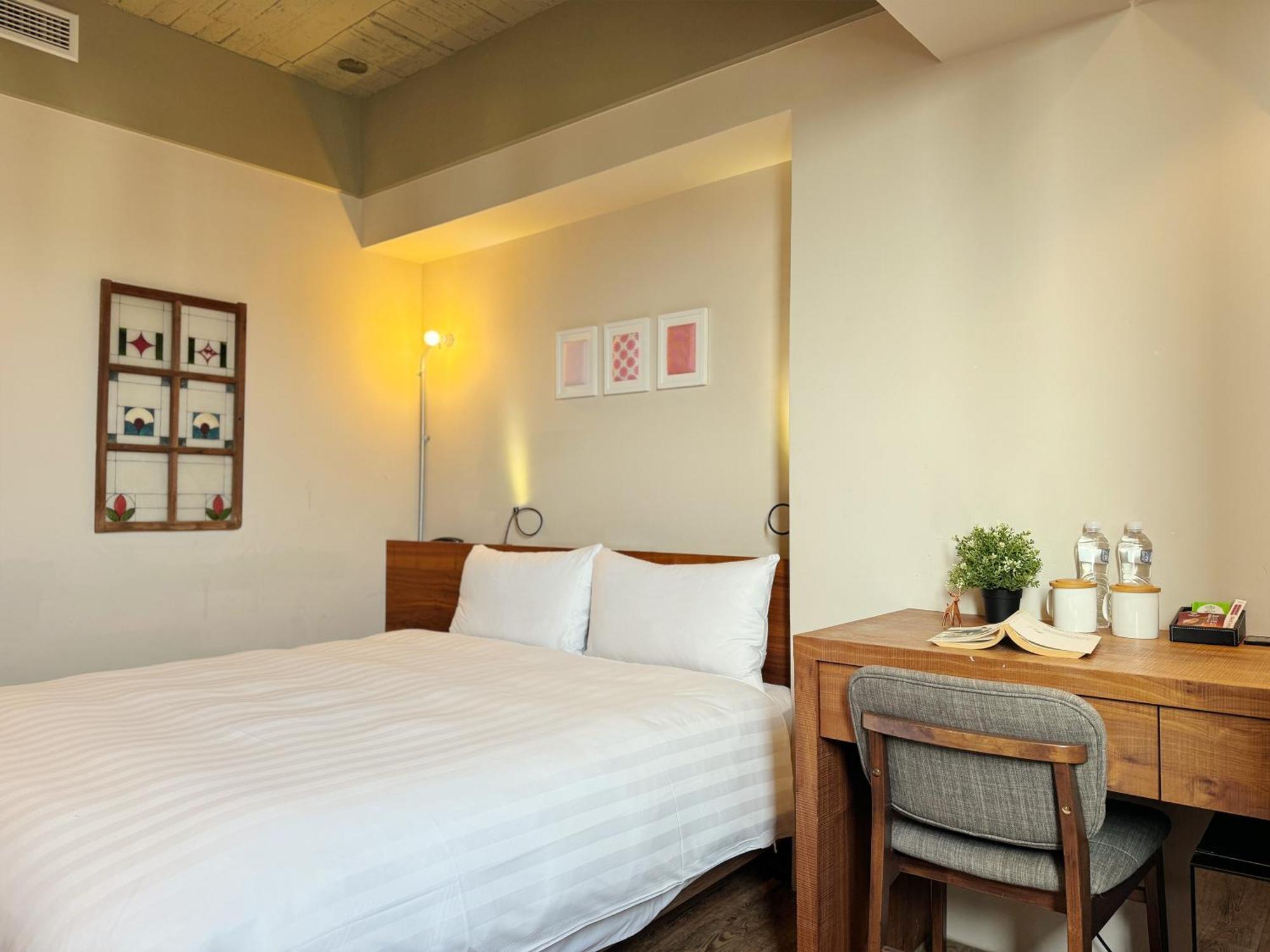 Roaders Hotel Tainan Chengda Bagian luar foto
